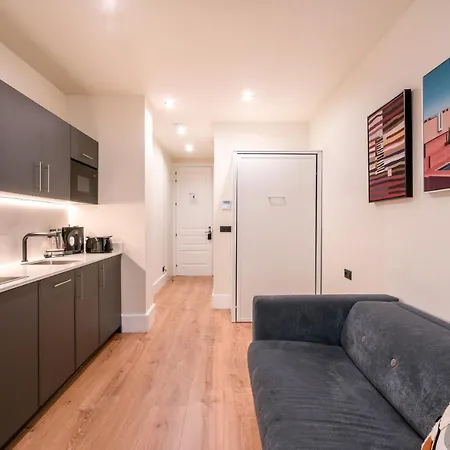 公寓 Riverside By Staynn