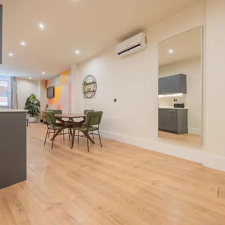 דירה Riverside By Staynn *