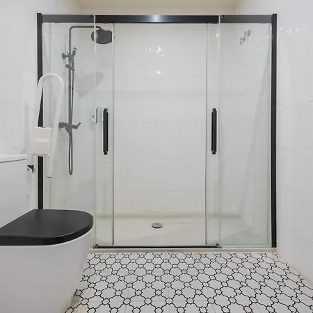 Riverside By Staynn בילבאו