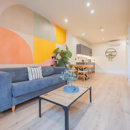 Riverside By Staynn בילבאו