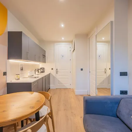 Riverside By Staynn בילבאו