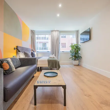 דירה Riverside By Staynn *